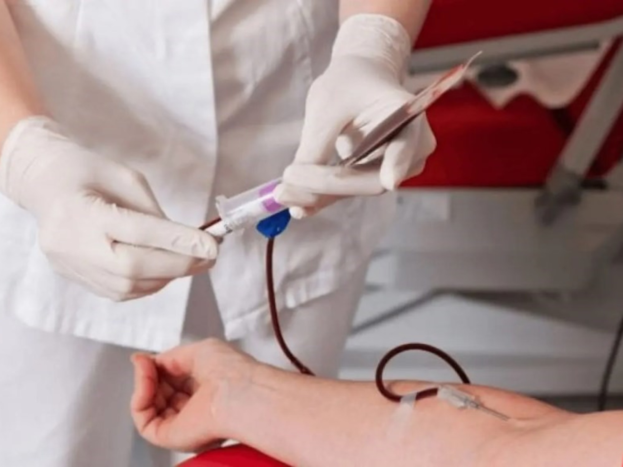 Con un simple análisis de sangre logran detectar un cáncer en alza y evitar así el viejo método invasivo