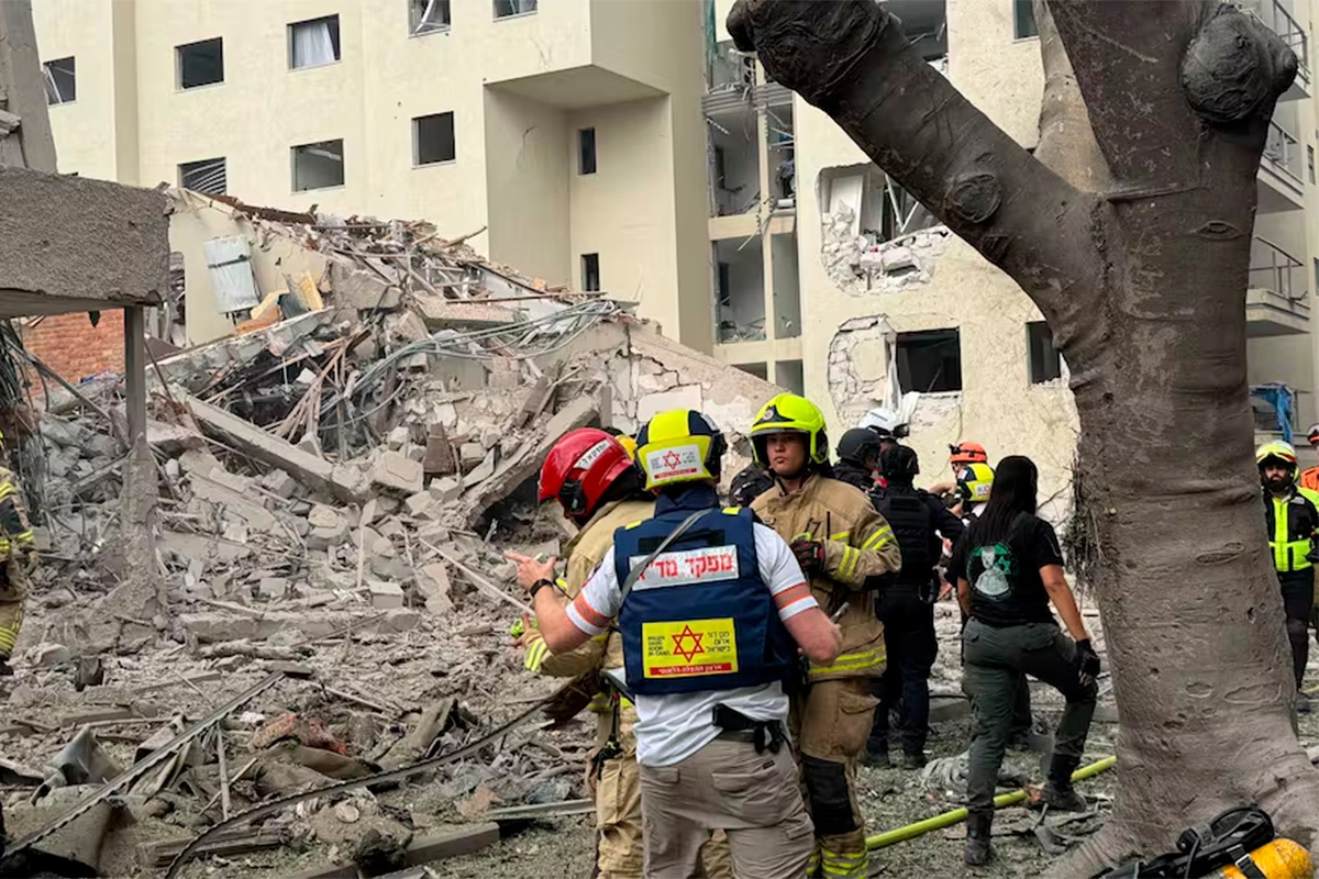 Las consecuencias del impacto de los misiles de Irán en suelo israelí. Foto: MDA