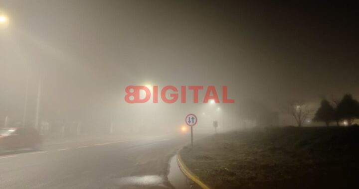 Bancos de niebla cubren Paraná. Foto: Elochodigital.