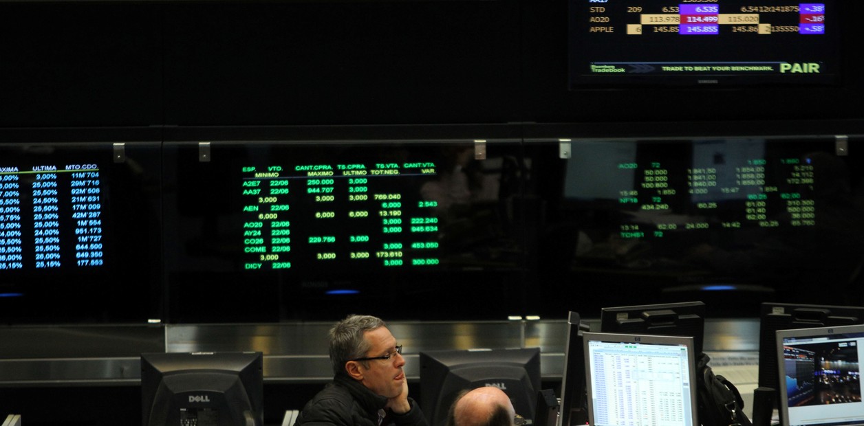 El dólar supera los $ 1.300 tras el anuncio de Milei sobre las retenciones al campo