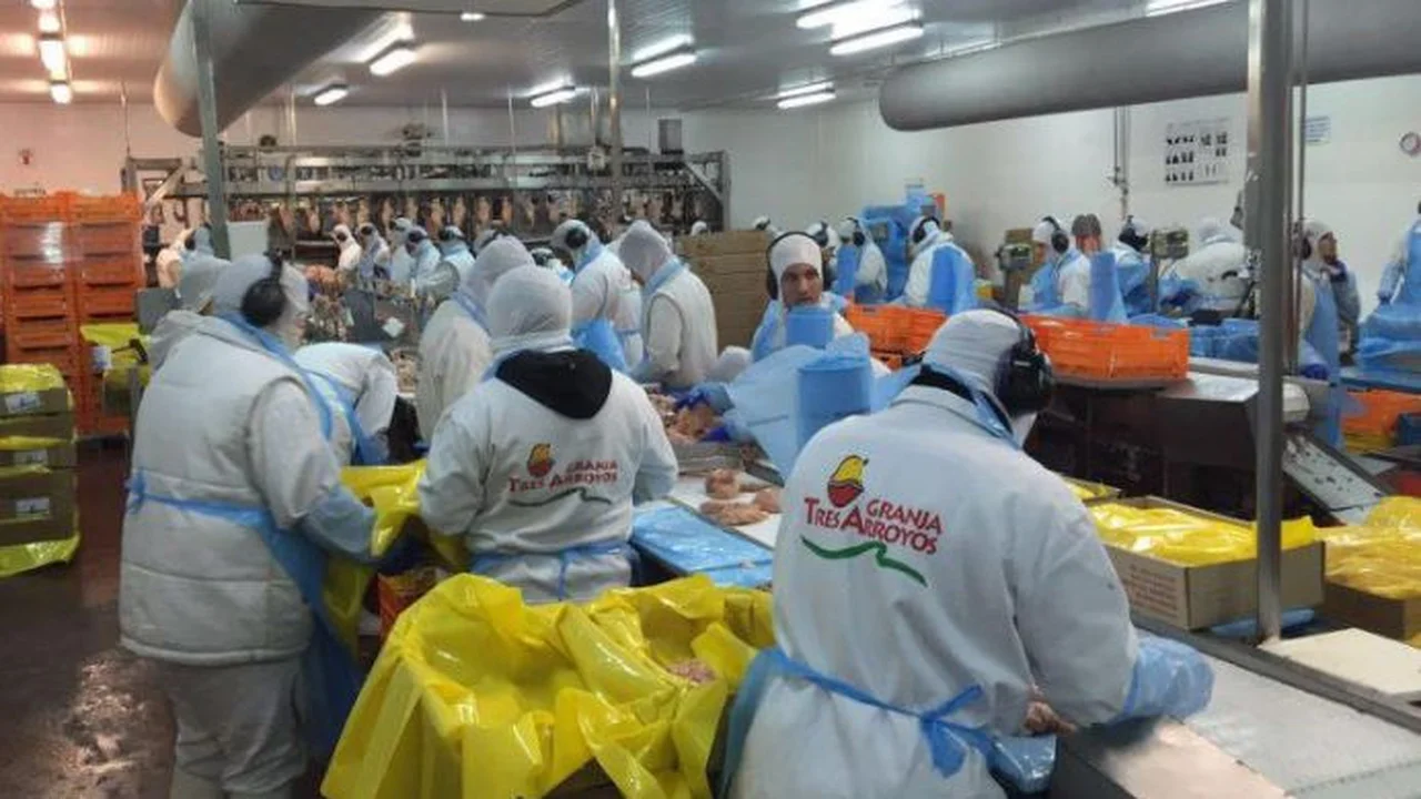 Gigante alimenticia vuelve a entrar en crisis y completará los aguinaldos en agosto