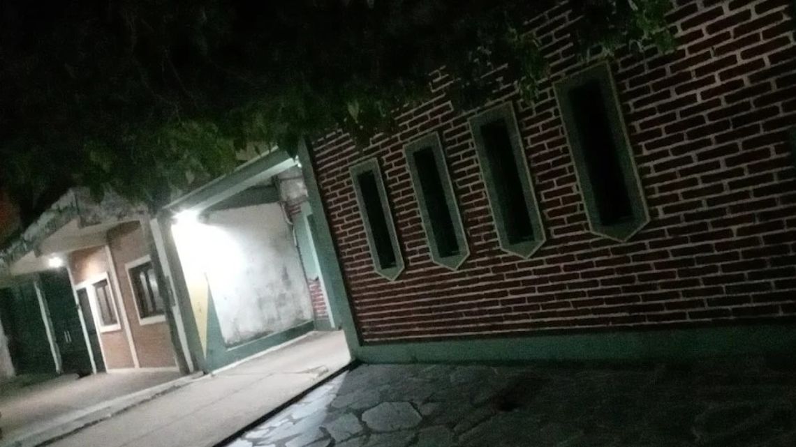 Hallaron muerta a una mujer de 69 años en un "telo" de Chaco y el caso es un misterio