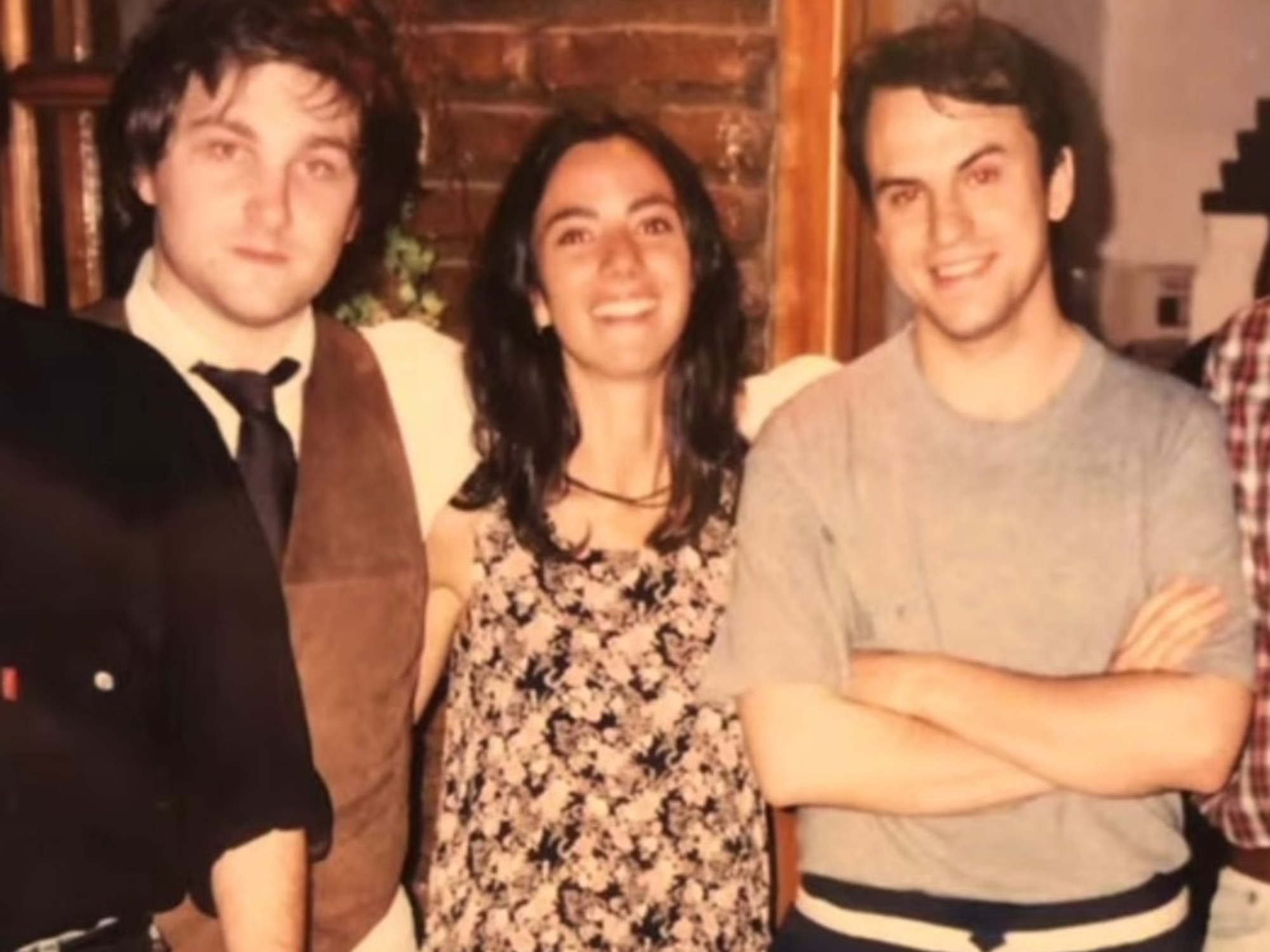 Javier Milei y sus medidas, EN VIVO: la foto retro del Presidente con un intendente que se pasó a la Libertad Avanza y será su candidato en la sección con más votantes de la Provincia