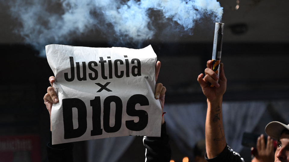 Juicio por Maradona: uno de los jueces del nuevo tribunal se excusó por razones de salud | Habrá que hacer un nuevo sorteo para designar al reemplazante de Alejandro Lago