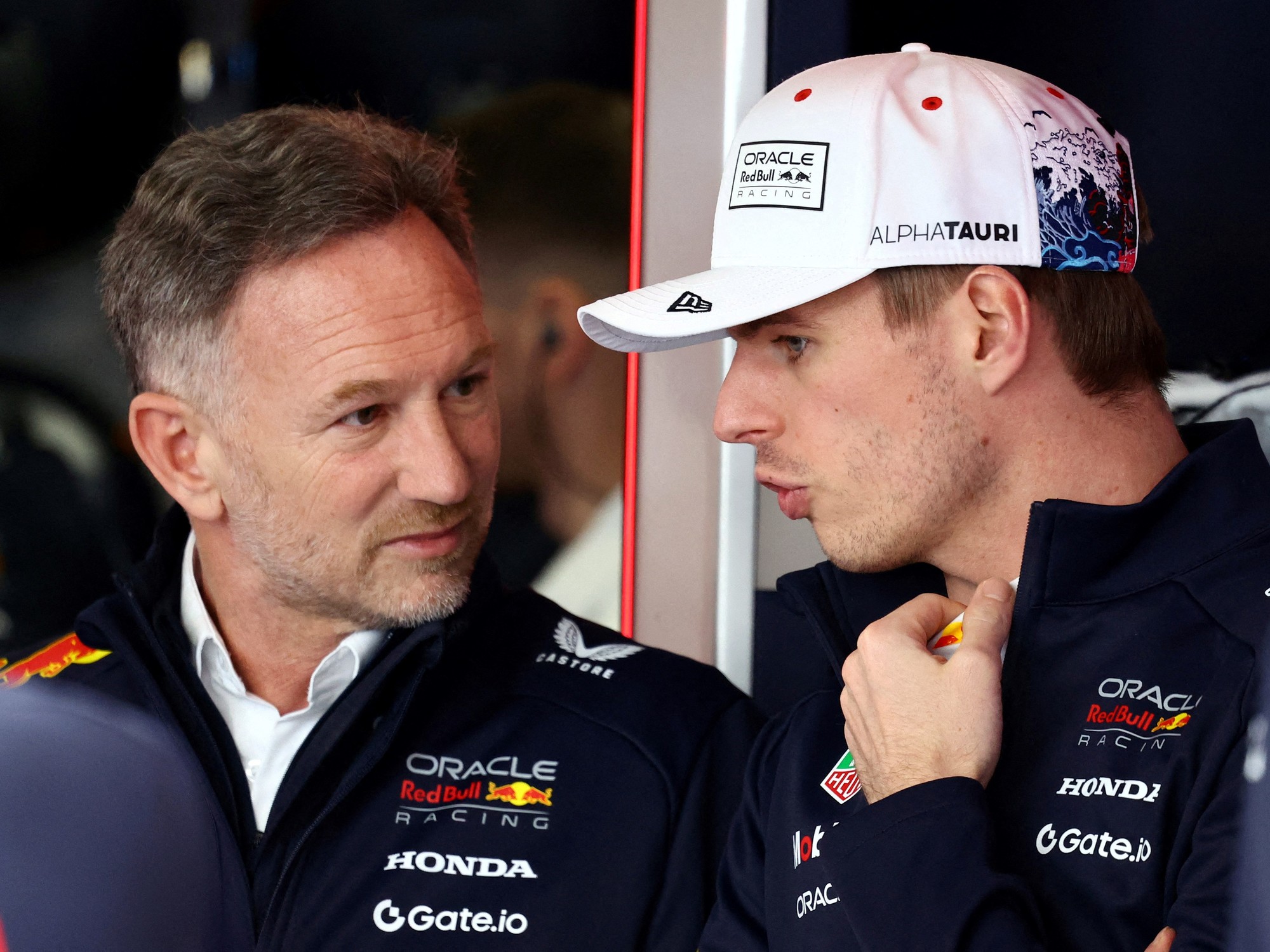 Max Verstappen le agradeció por toda la gloria pero la Fórmula 1 se pregunta si no influyó en su despido