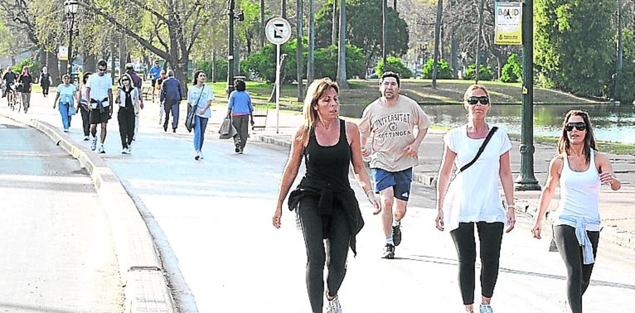 Miden la cifra exacta de pasos diarios que hay que dar para bajar 47% el riesgo de muerte y es menor a lo pensado