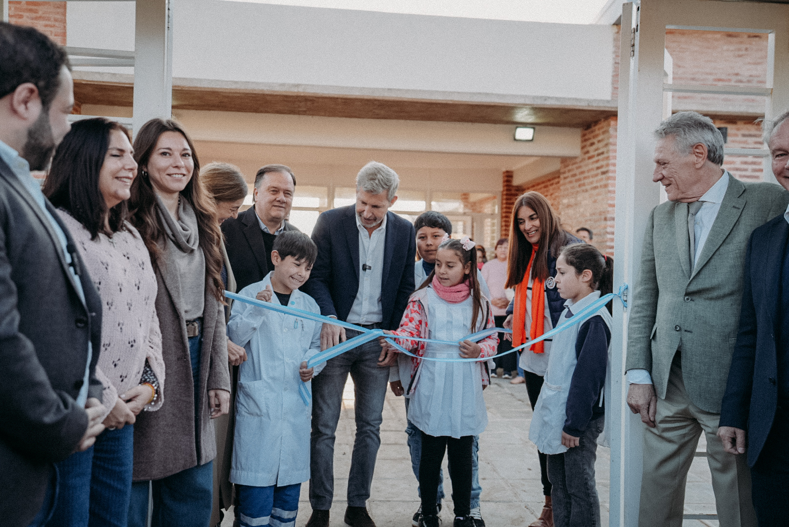 Frigerio inauguró una escuela, entregó equipos al hospital y recorrió obras clave en Chajarí. Foto: Gobierno de Entre Ríos.