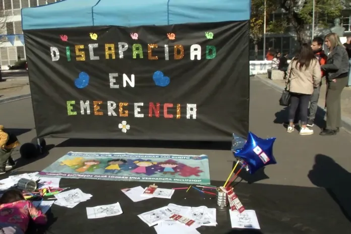 Marcha en Paraná por la Ley de Emergencia en Discapacidad. Foto: Ahora ER.