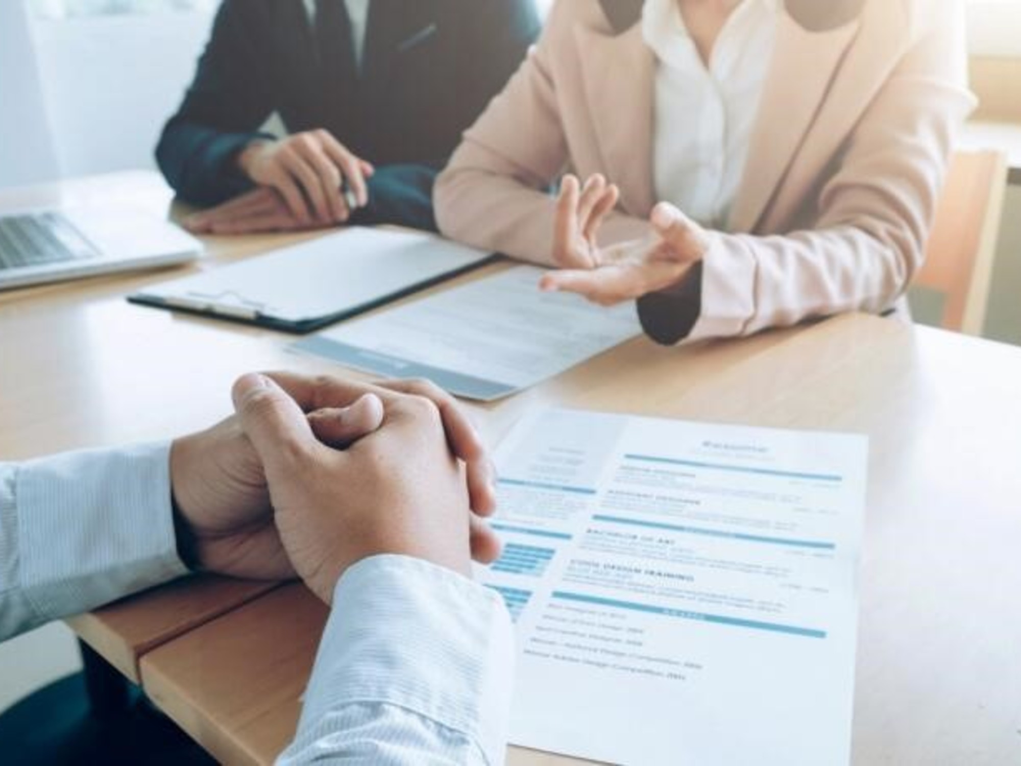 el factor clave por el que más del 50% se siente comprometido con su trabajo