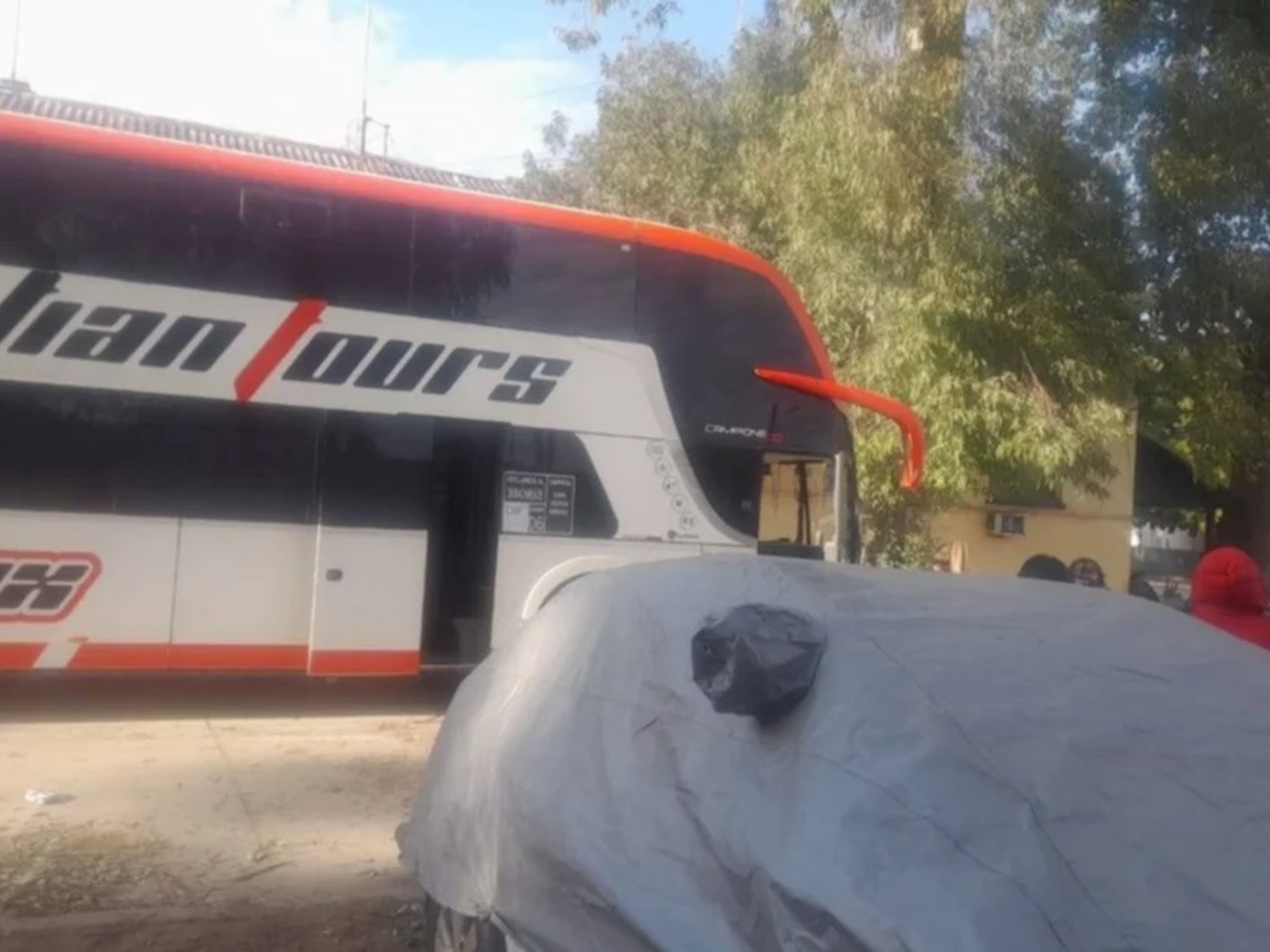 el sorpresivo hallazgo en la bodega de un micro por el sorpresivo hallazgo en la bodega de un micro por el que demoraron a todos sus pasajeros