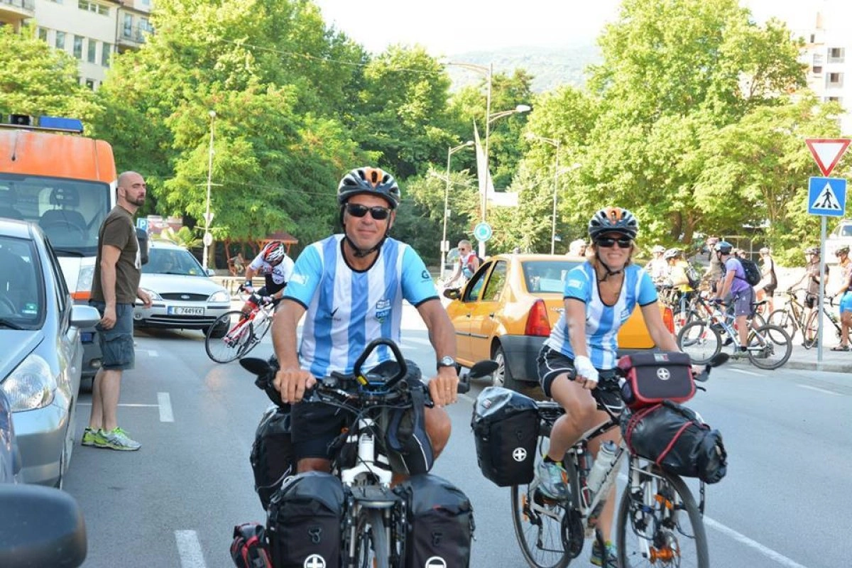Entrerriano inicia su travesía para llegar en bicicleta al Mundial 2026.