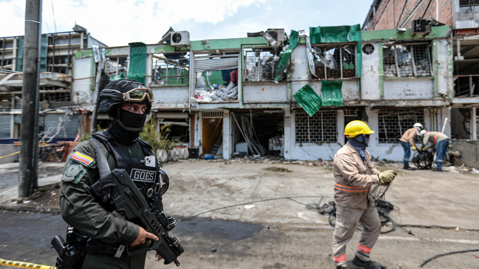 Colombia: acusan de homicidio a dos hombres por el ataque con un camión bomba | La Fiscalía legalizó la captura de los sospechosos de activar los explosivos en Cali