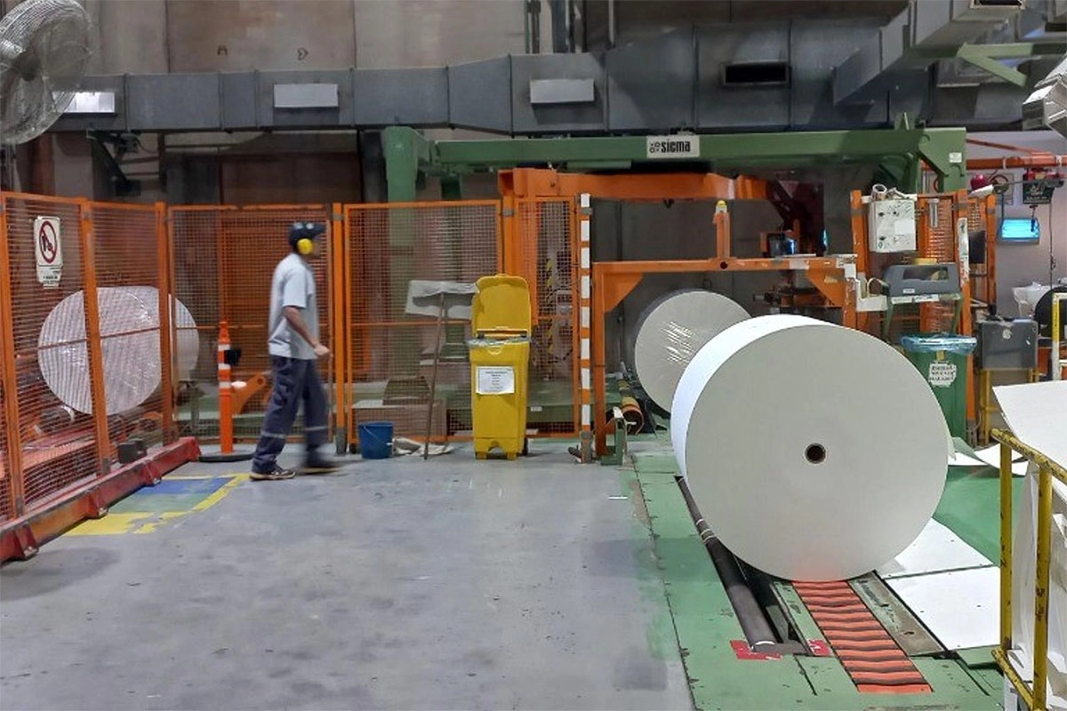 Celulosa Argentina frena producción. Foto: Clarín