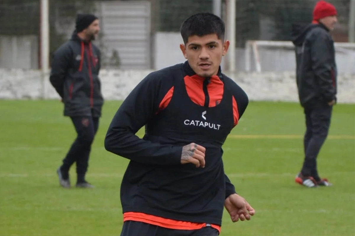 Patronato define el equipo titular. Foto: Patronato