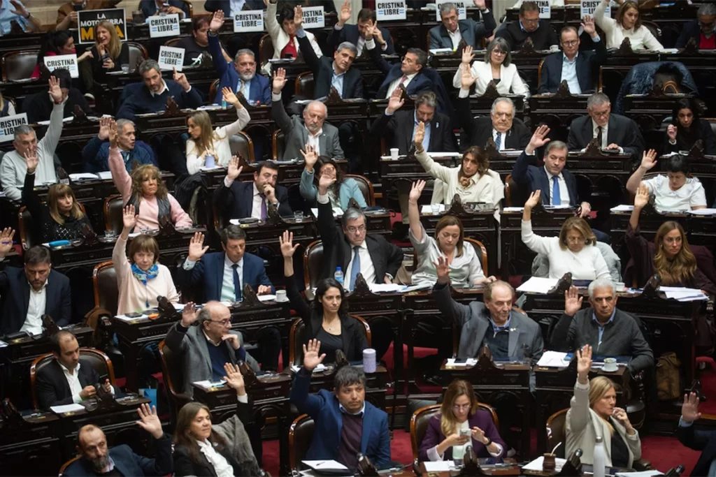 Diputados votan emergencia pediátrica con mayoría calificada