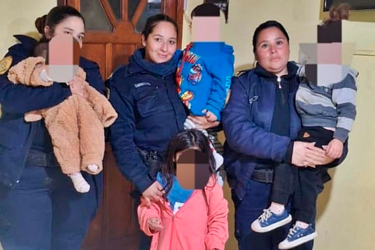 Los nenes rescatados en Concordia. Foto: (DRU).