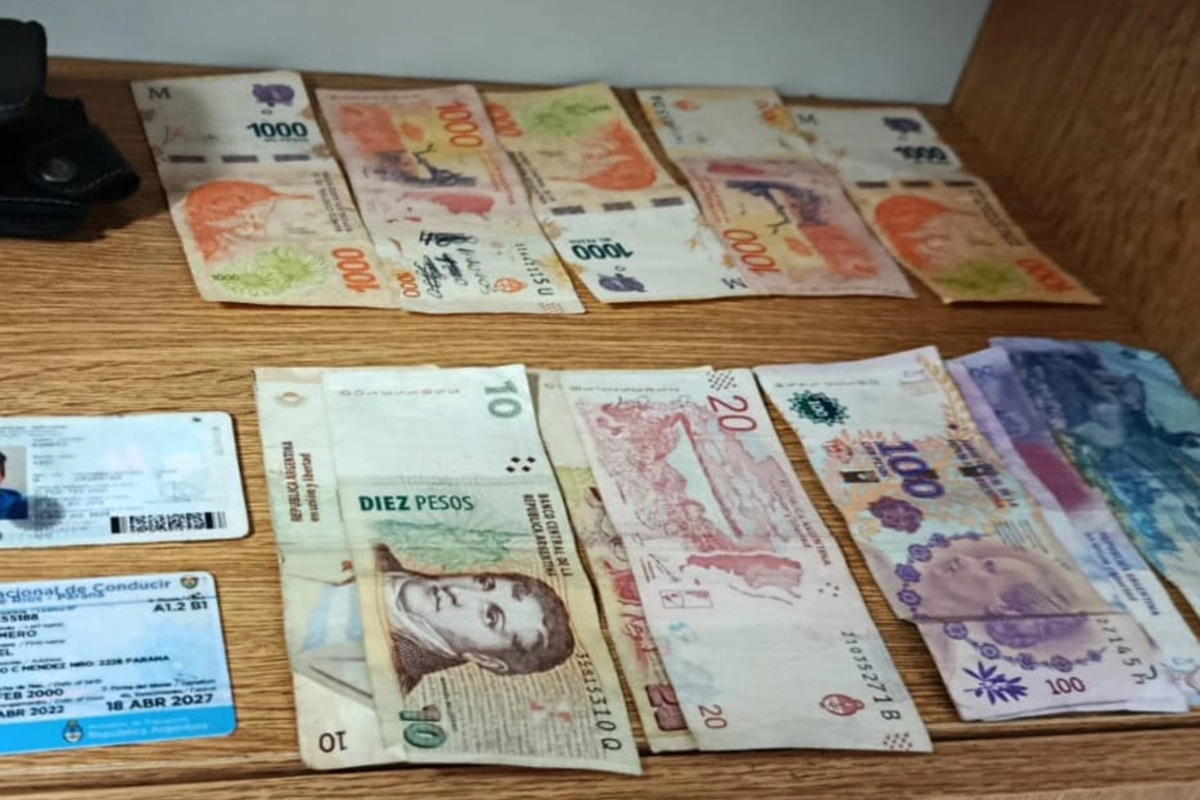 Robó a un chofer de moto Uber en Paraná, lo persiguieron y fue detenido.