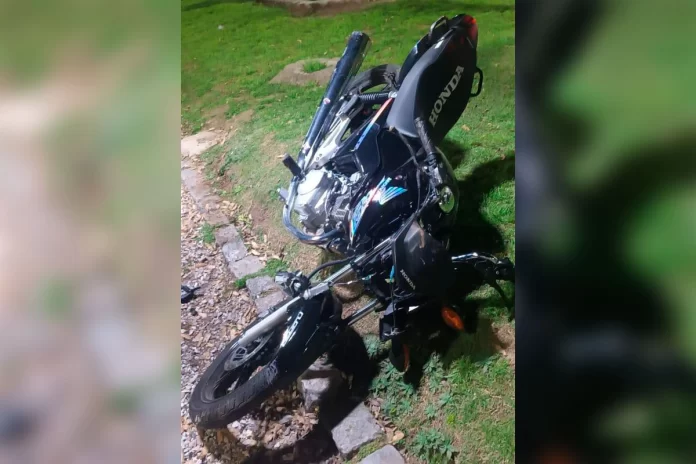 Un motociclista fue hospitalizado tras un accidente en el Parque Urquiza. Foto: Bomberos Voluntarios