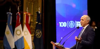 Ricardo Lorenzetti fue expositor en el acto de los 100 años del Colegio de Abogados de Córdoba. Foto: Infobae.