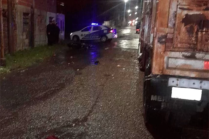 Motociclista falleció tras chocar en Victoria. Foto: PER Motociclista falleció tras chocar en Victoria. Foto: PER