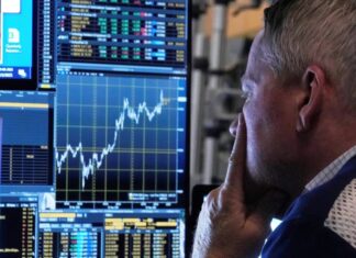 El dólar oficial subió casi 3% en septiembre y el riesgo país superó los 1200 puntos El dólar oficial subió casi 3% en septiembre y el riegos país se acercó a los máximos del año pasado. (Foto: AP)