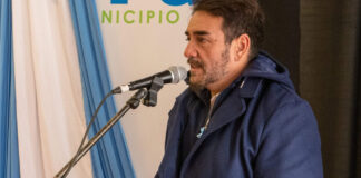 El intendente de La Paz manifestó su preocupación por la alumna armada y atrincherada en la escuela | "Esperamos que pueda entrar en razón"