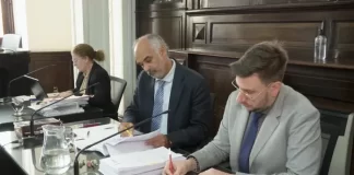 Pareja de empleados municipales acusada de traficar