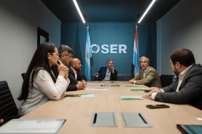 Frigerio recorrió las nuevas oficinas de OSER. Frigerio recorrió las nuevas oficinas de OSER.