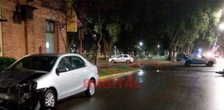 Dos jóvenes en grave estado tras un choque entre una moto y un auto