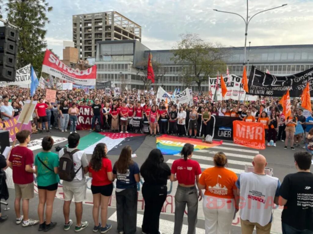 Marcha en Paraná. Foto: AHORA ER.