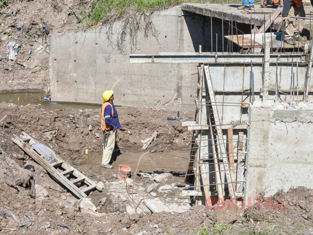 Avanza el saneamiento del Arroyo Las Viejas. Foto: MP.