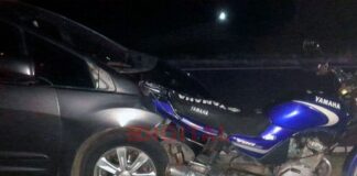 Un auto chocó a una moto y dejó dos heridos en Sauce Pinto. Foto: Bomberos Voluntarios de Paraná.