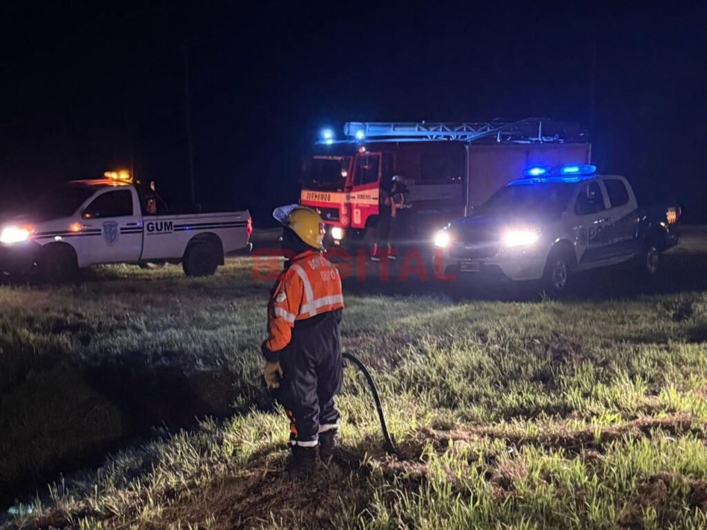 Despiste en la intersección de las rutas 12, 131 y 32. Foto: Bomberos de Crespo.