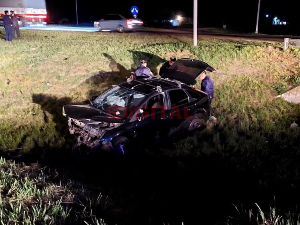 Despiste en la intersección de las rutas 12, 131 y 32. Foto: Bomberos de Crespo.