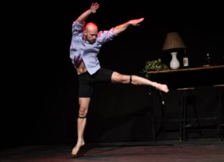 Una obra de danza-teatro que revela un secreto familiar llega a Paraná.