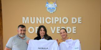 Entregaron indumentaria al personal de Tránsito de Oro Verde. Foto: Municipio de Oro Verde