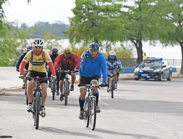 Ciclistas de Rosario reclaman un circuito seguro en el Hipódromo del Parque Independencia. Foto: Rosario Info