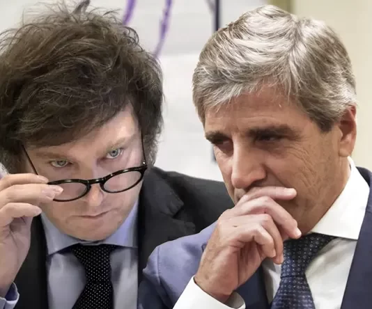 Luis Caputo y Javier Milei