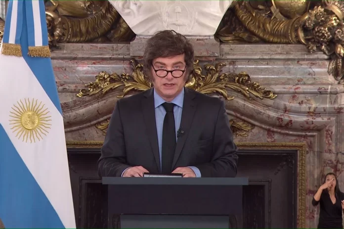 Javier Milei en cadena nacional. Javier Milei