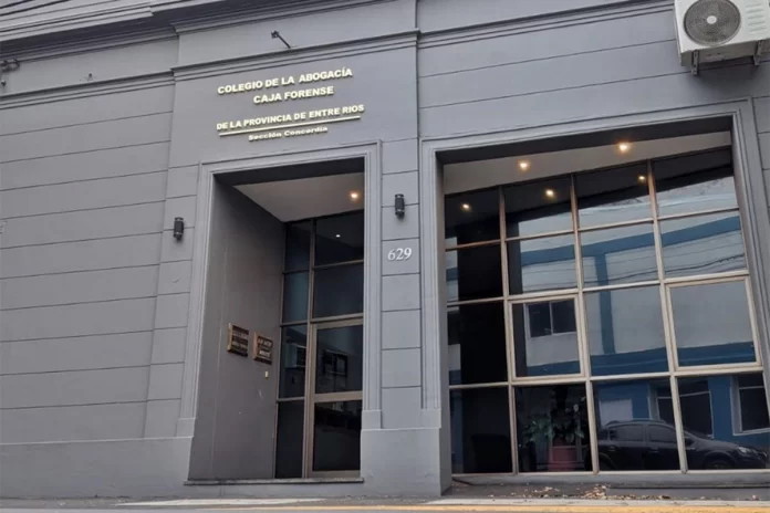 El debate se realiza en la sede del Colegio de la Abogacía