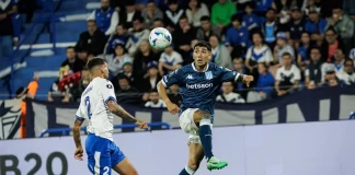 Racing y Vélez se enfrentan para definir el primer semifinalista.