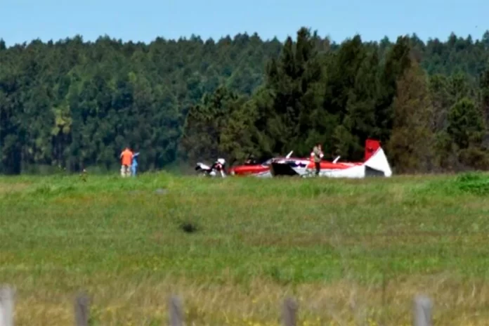 Avioneta realizó un aterrizaje de emergencia. Foto: El Libertador