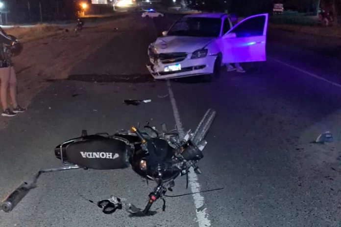 Grave choque en Ruta 12, al frente de la entrada de San Benito. Foto: Policía de Entre Ríos Grave choque en Ruta 12, al frente de la entrada de San Benito. Foto: Policía de Entre Ríos