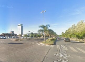 un hombre que amenazaba con suicidarse le quitó el arma y le disparó