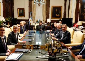Milei y su equipo económico se reunió con Scott Bessent en Casa Rosada. Foto: Presidencia