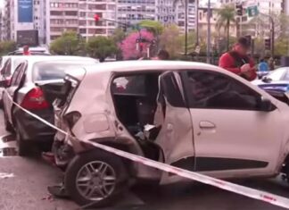 Choque múltiple en Retiro con tres heridos: involucró 5 autos y a un colectivo de la línea 17
