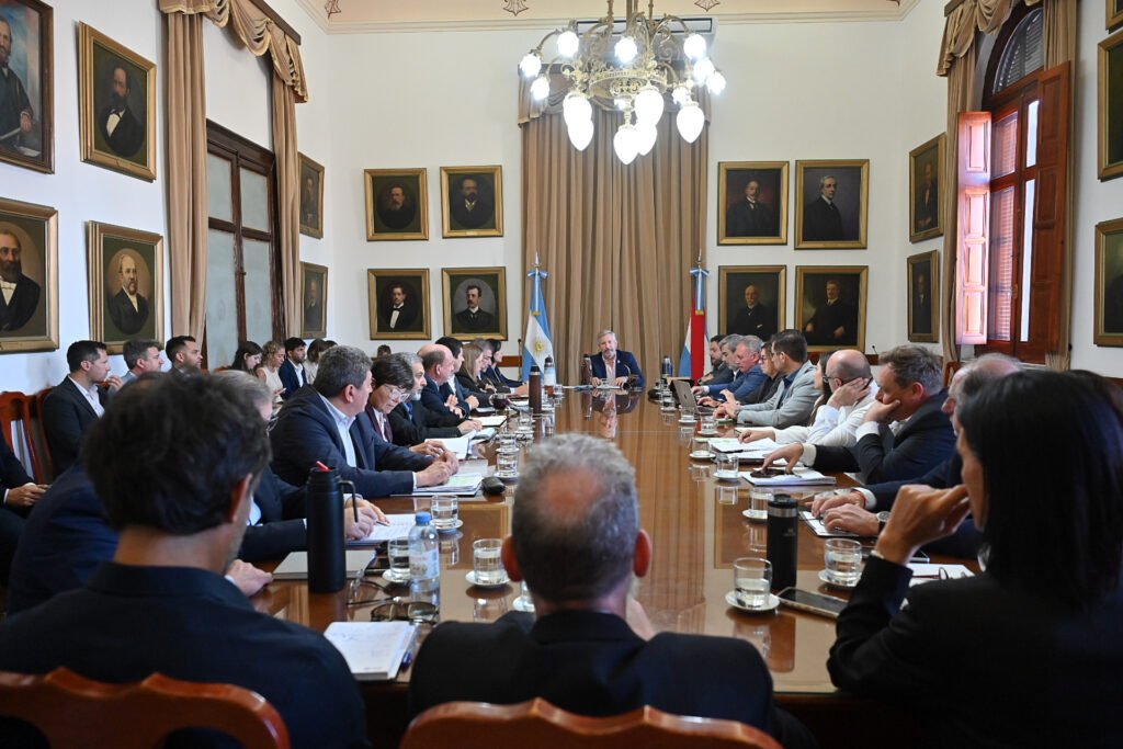 Frigerio encabezó una reunión de gabinete. Foto: Gobierno ER.
