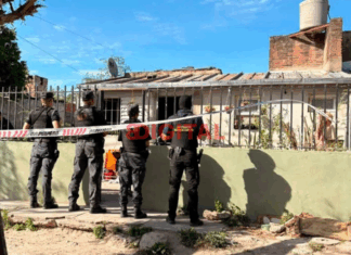 Allanamientos y armas secuestradas en barrio Mosconi. Foto: Elonce