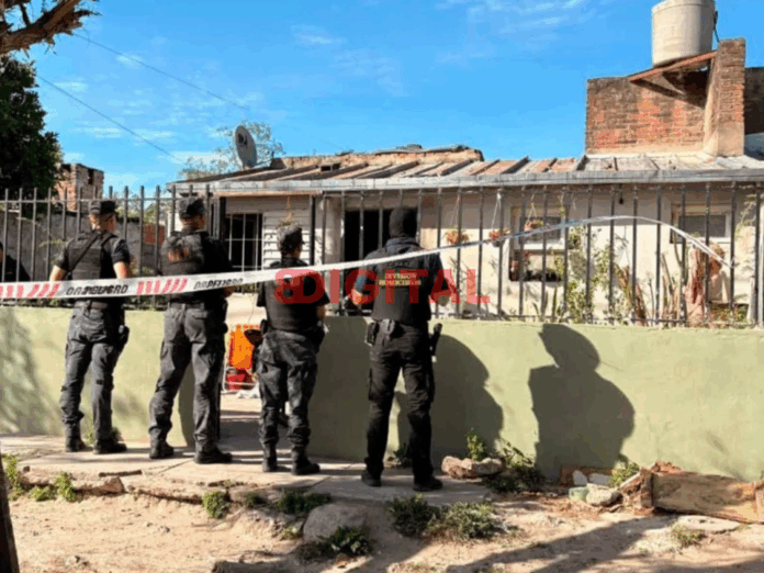 Allanamientos y armas secuestradas en barrio Mosconi. Foto: Elonce