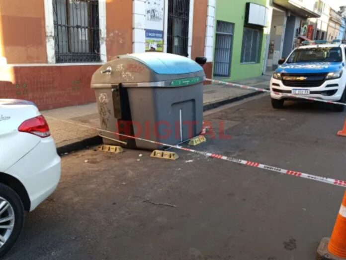 Hallaron dos fetos en un contenedor de residuos en el centro de Paraná. Foto: Reporte 100.7